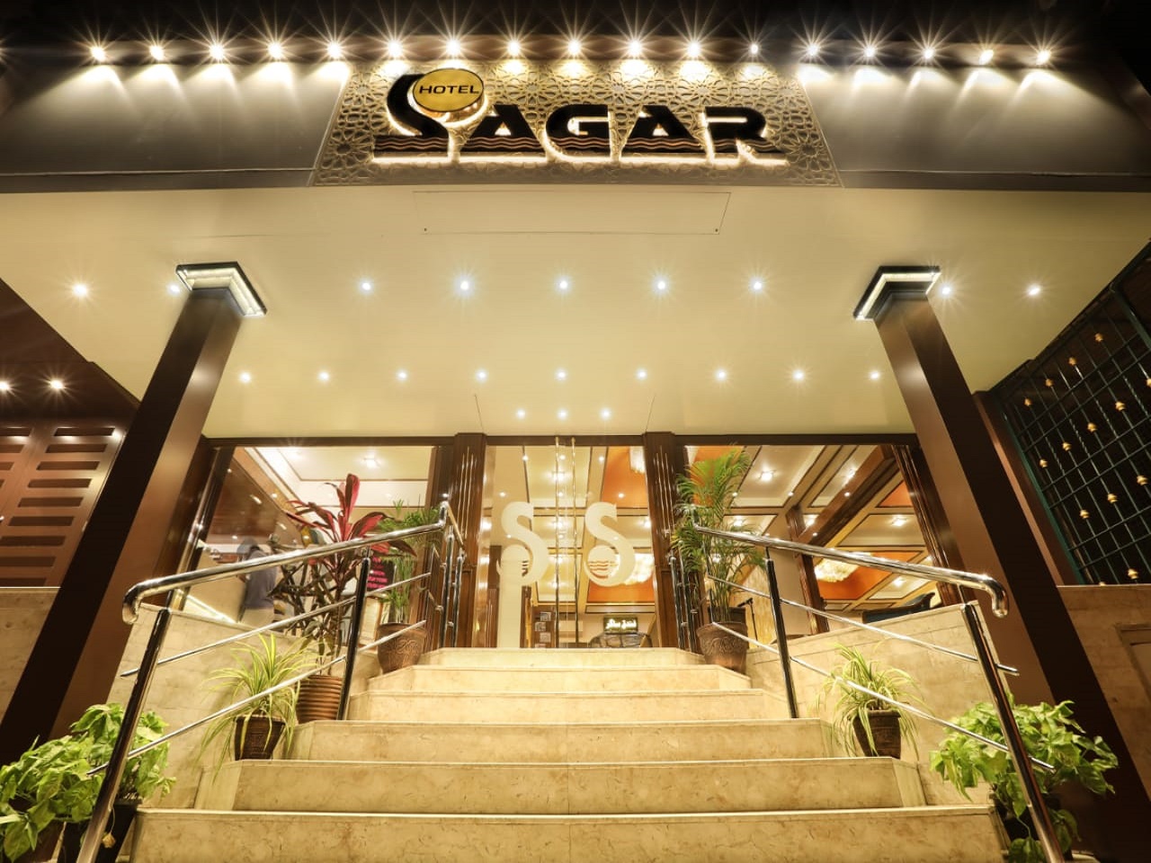 Hotel-Sagar-Central-Station